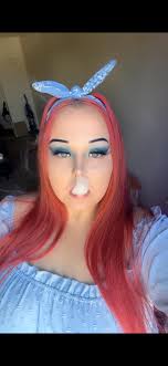 Heyyy where's my stoners at? Or ppl who like 🍄's?👀❤️ me and my friends  wanna start a little groupchat for the stoners and shroomy lovers, a  groupchat that's actually active and lit