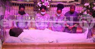 From people alluding that he knew he was going to die to people claiming he was an occultist to other happily rejoicing that. U9zlb3nsmrp Jm