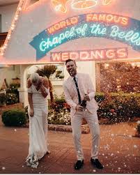 Mit der anerkennung in deutschland geht es also nur darum, sie hierzulande eintragen zu lassen, damit man sie deutschen behörden gegenüber nachweisen und etwa die steuerklasse ändern kann usw. Pin Von Pia Gailer Auf Wedding Las Vegas Hochzeit Kapelle Hochzeit Klassisches Brautkleid