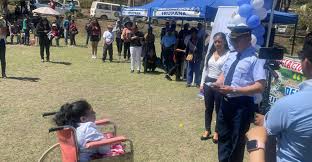 Ministerio de Defensa entregó libretas de Servicio Militar a personas con  discapacidad en Irupana