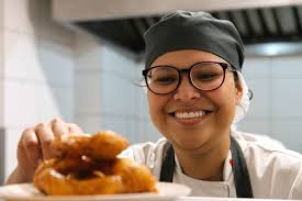 Hace cuatro meses, veíamos a Ariana entrenar en la cocina de Pueblo Libre,  golpeando las masas del picarón, cual Rocky Balboa en un frigorífico.  Fueron meses intensos y el tiempo necesario para