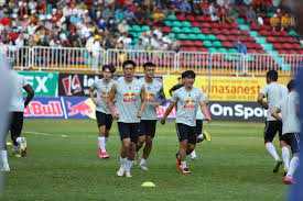 Trong buổi phỏng vấn đầu năm tân sửu 2021, chúng ta hãy cùng lắng nghia những chia sẻ của tiền đạo 25 tuổi về chặng đường đã qua của sự nghiệp, mục tiêu chức vô địch với ngôi nhà thứ hai, hoàng anh gia lai, cũng như cảm xúc khi được một lần nữa tái hợp với người bạn thân công phượng trong. V1ar2hqcirfuhm