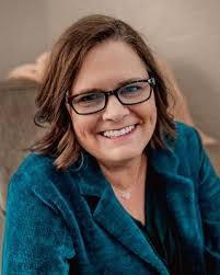 Deb Hilton's Instagram, Twitter & Facebook