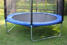 Hangin chairs can be super expensive to buy, but quite cheap to build. A Diy Trampoline Swing Bed Turns Your Backyard Into A Luxury Retreat