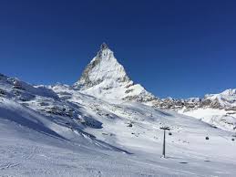 Italia pone la chispa y tiene poder. Suiza E Italia En Disputa Por El Movimiento De Las Fronteras Por El Derretimiento Del Glaciar Lugares De Nieve