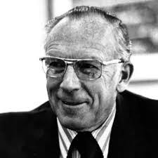 Eddie Goddard's Instagram, Twitter & Facebook