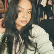 Crystal Valencia (@valenciaa_c)