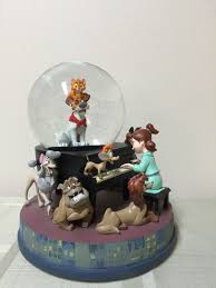 Rare Disney Oliver And Company Snow Globe Figure Disney Snowglobes Snow Globes Disney Snowglobes Collection