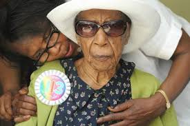 Una mujer de Estados Unidos se convierte en la persona más vieja del mundo 