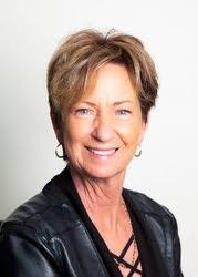 Chantal Pilon's Instagram, Twitter & Facebook