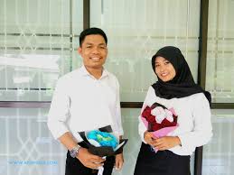 Apakah anda ingin mengucapkan selamat siang kepada orang terkasih. Ayu Indah Beauty Lifestyle Journal One Step Closer