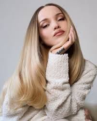 Tightrope brought the UK to LA 🇬🇧 x 🇺🇸 @adidas x @arsenal VRCT  Photographer: @godspeedgoodsir Stylist: @kendyyy HMU: @marina_gravani  Grooming: @brandyallen Set Design: David Dean Ebert Production:  @tightropeproduction Thanks to a great