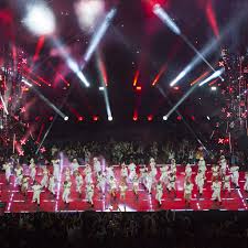 It is not only about the big performers who entertain the viewers, but also the tradition that has been occurring from year to year. How The Super Bowl Halftime Show Gets Set Up In Just Six Minutes The Verge
