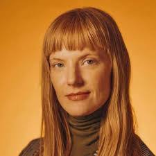 Lindsey Dewitt's Instagram, Twitter & Facebook