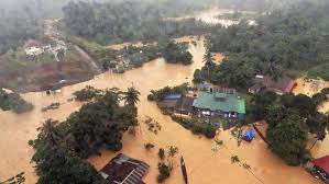 Berikut bukan termasuk penyebab banjir adalah a.ladang berpindah b.penebangan hutan secara liar c.membuang sampah di sungai d.hujan deras bonus pr ad … alah. Lebih Dari 160 Ribu Orang Korban Banjir Malaysia