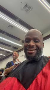 Barbero Chronicles 💈Had To Get Right After My Mini-Vacacione Con El Mío  @eltori_tori Had Too Get Cleaned Up My Beard Will Grow Back Healthier….!!!