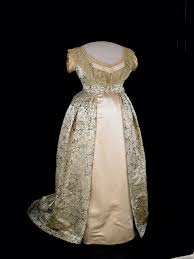 She later disclosed that she had influenced. A History Of All The First Lady Fashions On Inauguration Day From Swearing In Ceremony Coats To Ball Gowns Vogue