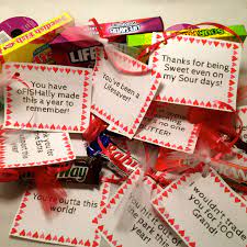 The presence of a happy family all wrapped up in each. Candy Notes Of Appreciation Scholastic Com Candy Notes Candy Messages Valentines Gifts For Him