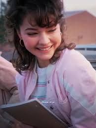 Tina en Stranger Things: Personajes y Escenas Clave