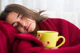 La grippe peut en effet vous clouer au lit pendant plusieurs jours et provoquer ensuite une fatigue intense pendant plusieurs semaines. La Grippe Symptomes Et Traitement Doctissimo