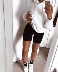 Dans ce cas, il existe une solution plus globale qui n'en reste pas moins indétectable sous nos robes préférées. 12 Idees De Tenue Cycliste Tenue Cycliste Tenue Style Vestimentaire