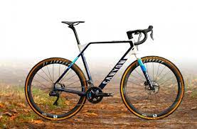 Ongeëvenaard in zijn talent, met de weergaloze wielergenen van vader adrie en opa poulidor. De Canyon Inflite Cf Slx Van Mathieu Van Der Poel Fiets Nl Race En Mtb Website