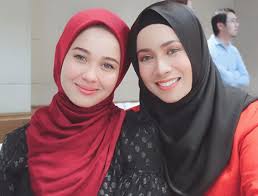 Saat itu nafsu seksku kembali naik ketika kuperhatikan lagi paha bu fat yang kembali tersibak, karena bu fat ku coba mereka cara agar nafsuku terhadap bu fat dapat terlampiaskan. Jangan Marah Lelaki Suka Pada Perempuan Cantik
