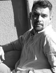 Michael Hillyer's Instagram, Twitter & Facebook