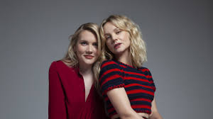 Cassie's nails are painted different colors, and she usually wears pastel floral prints when not trying to trap guys and scare them. Emerald Fennell Carey Mulligan On Promising Young Woman Q A Deadline