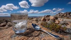 Image result for tbn:0tcIbC32SVa_GM::i5.photobucket.com/albums/y166/jeniferpease/rAnDoMM piiCS/glass-of-water.jpg