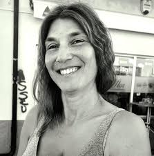 ☂️ O AgitÁgueda já tem cartaz completo! São 23 dias de concertos com  entrada livre 🎶 e 4 fins de semana com animação de rua e muita cor e  alegria pelas ruas