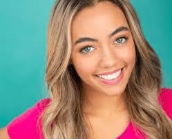 Nina Wilder's Instagram, Twitter & Facebook