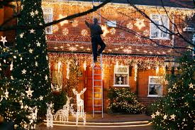How To Hang Christmas Lights Outside