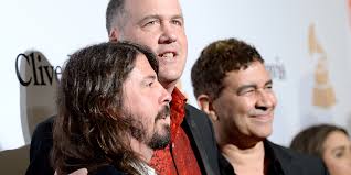 This took me many hours to complete, but i'm very pleased with the end result. Dave Grohl Recruits Surviving Nirvana Members St Vincent More For Gala Performance Pitchfork