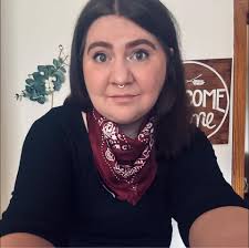 i've seen so much abt chai lately, what does it taste like? i don't like  tea and i'm worried i won't like it and it'll be wasted. thanks!