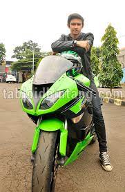 Raya & mondy anak jalanan. Pesona Macho Immanuel Caesar Hito Pemeran Mondy Di Anak Jalanan Tabloidbintang Com