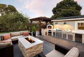 Designing outdoor living spaces for small areas can be tricky, but it isn't impossible! 38 Fabulous Ideas For Creating Beautiful Outdoor Living Spaces