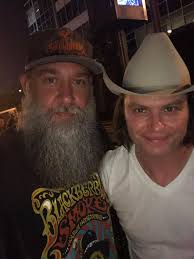 good morning everyone, I don't know who the author of this shot is, but I  find it amazing 🙏❤️. have a nice day everyone