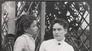 Keller, who beat all odds with the help of her teacher anne sullivan, went on to become an activist, author and lecturer. Puppenwort Uraltes Foto Von Helen Keller Aufgetaucht Gesundheit Faz