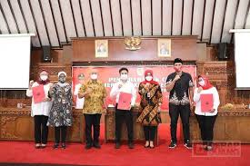 Ada perusahaan yang sedang membuka kesempatan lowongan kerja cpns, staf sales, staf administrasi, supervisor dan banyak lagi di daerah klaten melalui . Hj Sri Mulyani Serahkan Sk Cpns Kabupaten Klaten Secara Simbolis