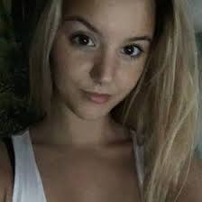 Ellie Combs (elliecombs)