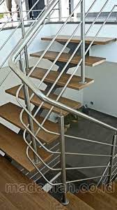 Selain itu railing yang terbuat dari stainless steel juga dapat menjadi railing yang sempurna bagi tangga anda yang terbuat dari berbagai jenis bahan seperti tangga kayu, tangga kaca, tangga besi dan yang lainnya. Railing Tangga Stainless Steel Minimalis Model Terbaru Madaniah