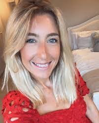 Isabel Ashton's Instagram, Twitter & Facebook