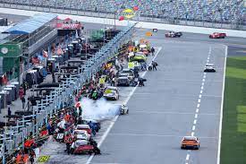 When there is a fist fight or some silly confrontation look at how many people are talking. O Reilly Auto Parts 253 Start Time 2021 What Time Nascar Cup Series Start On Sunday How Many Laps It Runs Draftkings Nation