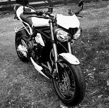 Triumph Street Triple Rs 765 Crystal White Triumph Street Triple Street Triple 675 Triumph Motorcycles