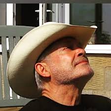 Do a Geoff Marshall-style "does it have bins?" review? Love the hair, BTW.