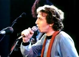Riccardo cocciante è uno dei cantanti italiani più amati e stimati. Le 15 Canzoni Di Rino Gaetano Piu Belle E Famose Cinque Cose Belle