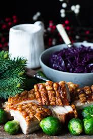 Svineribbe, ofte kalt ribbe, er en tradisjonsrik matrett (fra svin) som er vanlig til jul i norge, i danmark som ribbenstek. Ribbe Med Spro Svor Ida Gran Jansen