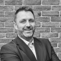 Gerald Moen's Instagram, Twitter & Facebook