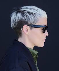 Half Black And Blonde Hair Men Half Blonde Half Black Short Pixie Short Pixie Haircuts Short Pixie Short Hair Styles Pixie